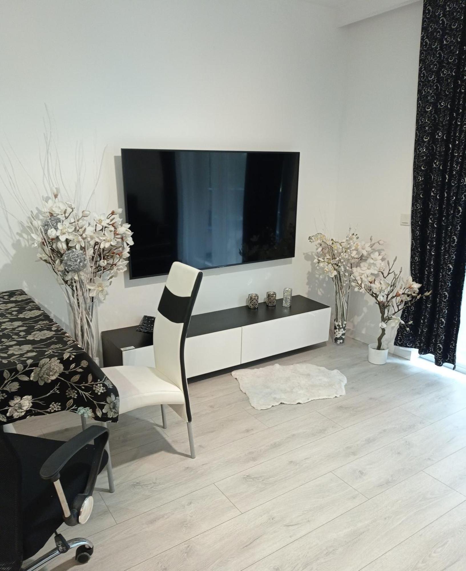 Mokotow -near Chopin Airport * Warszawa